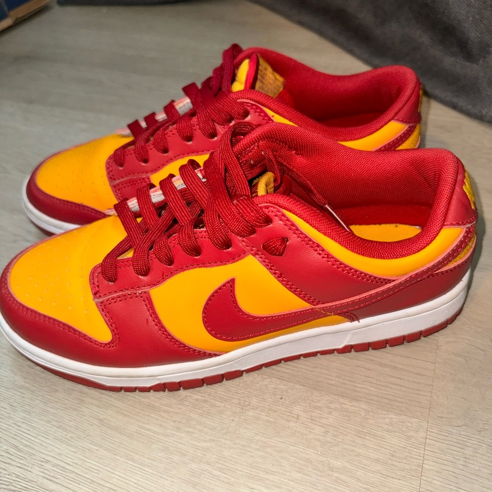 Dunk Low "USC" size 7.5 in boys  9 in women